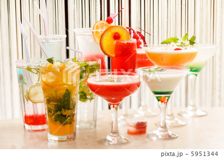 cocktails in the bar 5951344