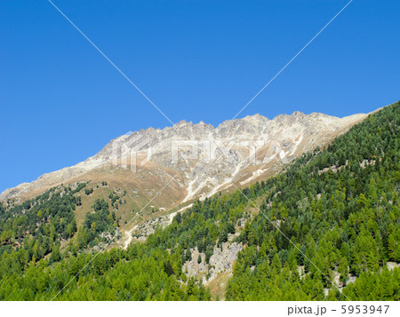 青空と大自然：スイスの風景（欧州） 5953947
