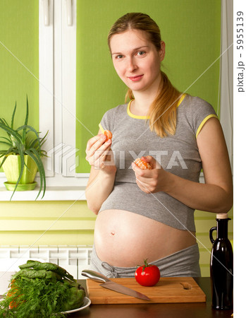 Pregnant Woman On Kitchen 5955139