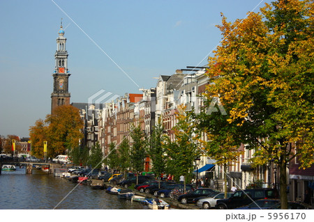 アムステルダムの運河網と西教会の写真素材 5956170 Pixta