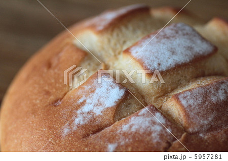 グルテンフリーの米粉のパン　ヘルシーテーブルパン 5957281