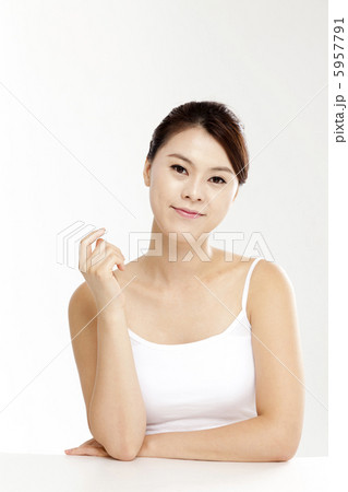 女性 ビューティ052 5957791