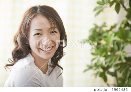 若い女性のポートレート 5962486