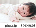 ５か月の赤ちゃん2　 5964986