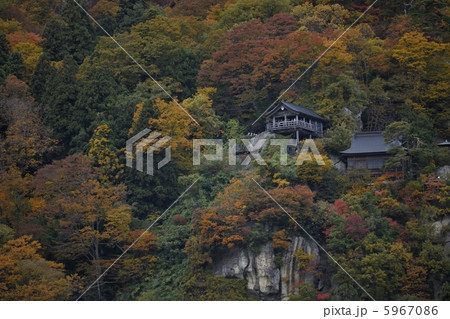 山寺の紅葉 5967086