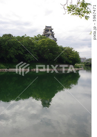 川面に映える初秋の岡山城 5967471