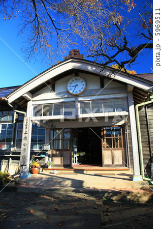 旧上岡小学校　正面玄関－大子にて 5969511