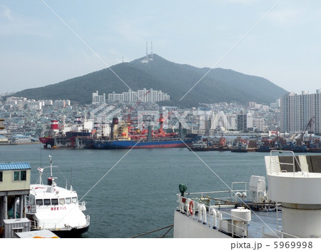 釜山港と釜山市街 5969998