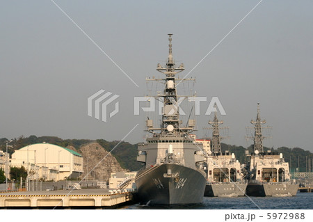 護衛艦きりさめの入港風景 5972988