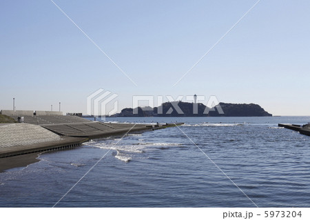 鵠沼橋からの江の島 5973204