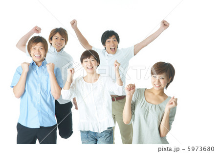 喜ぶ若い男女 喜ぶ若い男女 5973680