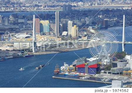 大阪府咲洲庁舎から海遊館・天保山・ユニバーサルスタジオ方面を望む 大阪府咲洲庁舎から海遊館・天保山・ユニバーサルスタジオ方面を望む 5974562