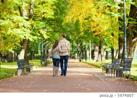 Loving couple 5974807