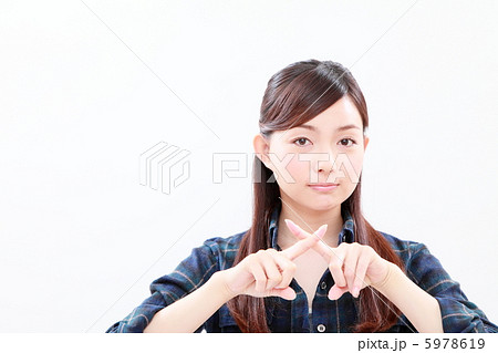 バツを出す女性 バツを出す女性 5978619