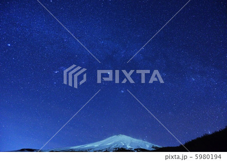 富士山に降り注ぐ星 富士山に降り注ぐ星 5980194