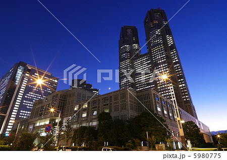 東京都庁の夜景 5980775
