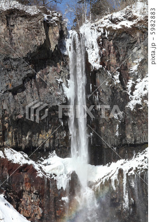 冬の華厳の滝 5982883