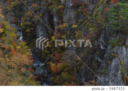 紅葉の鳴子渓谷 紅葉の鳴子渓谷 5987323