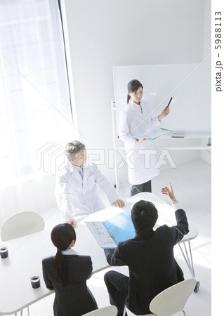打ち合わせ風景 5988113