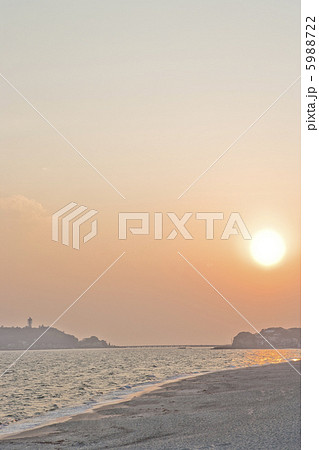 夕焼けと海 5988722