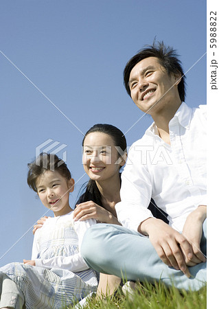 家族3人の笑顔 5988822