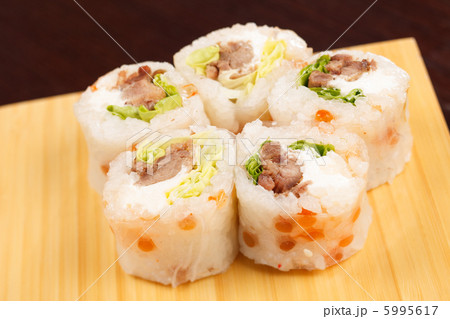 sushi with meat 5995617