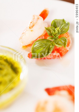 shrimps with sauce 5996403
