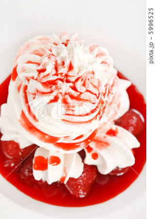 strawberry dessert strawberry dessert 5996525