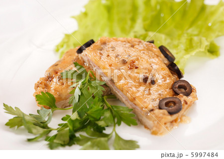 meat with olive 5997484