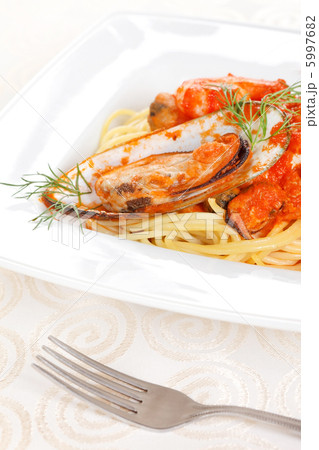 pasta with mussels 5997682