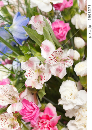 bouquet of colorful flowers 5998573