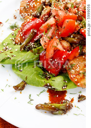 meat with vegetables 5999056