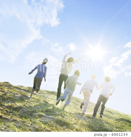 走る男女 6001234