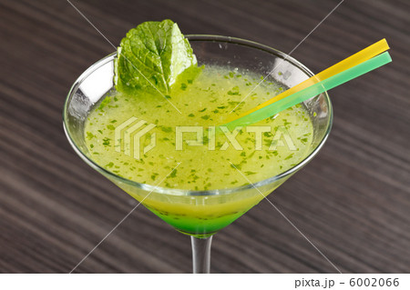 cocktail with kiwi cocktail with kiwi 6002066