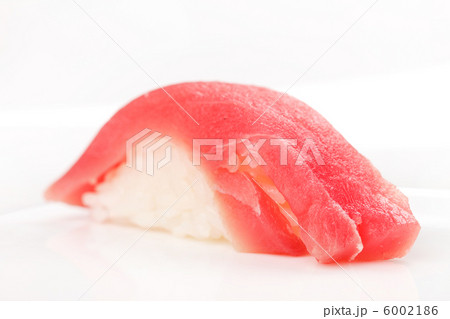 sushi on the white 6002186