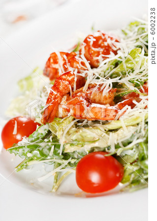 Fresh salad with shrimps Fresh salad with shrimps 6002238