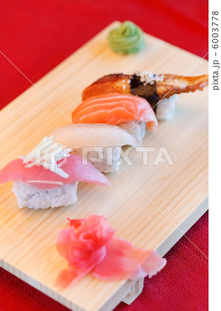 nigiri with ginger and wasabi 6003778