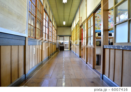 旧上岡小学校　廊下－大子にて 6007416