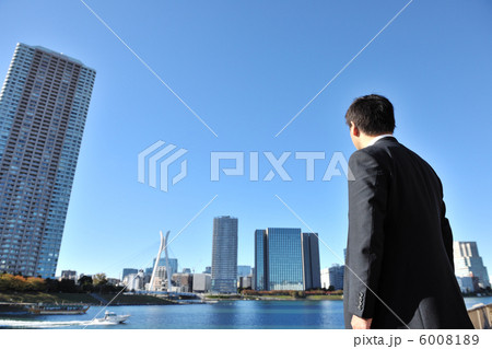 ミドルのビジネスマン 6008189