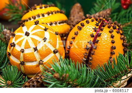 Christmas decoration with oranges and fir tree 6008517