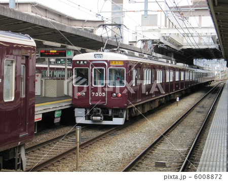 阪急 ７３００系 ７３０５F 快速急行 １０連快速急行 桂解結 6008872