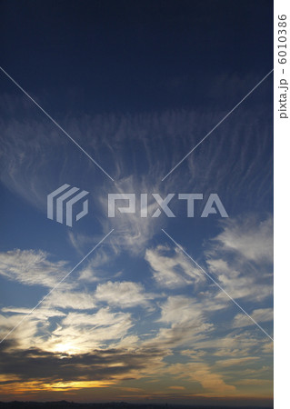 夕焼けの空 6010386