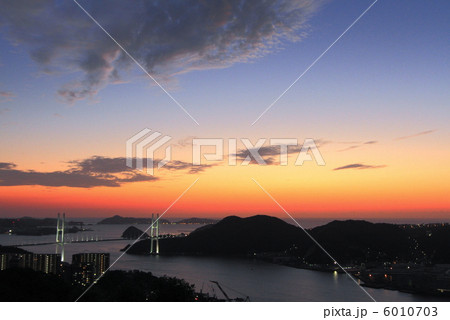 長崎湾女神大橋を望む夕暮れ 長崎湾女神大橋を望む夕暮れ 6010703