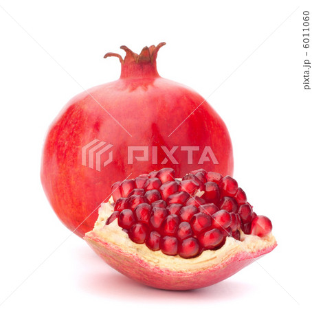 Ripe pomegranate fruit 6011060