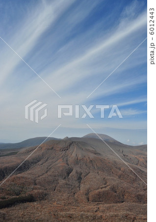 霧島山系の御鉢(御鉢火山)山頂より望む霧島の山々 霧島山系の御鉢(御鉢火山)山頂より望む霧島の山々 6012443
