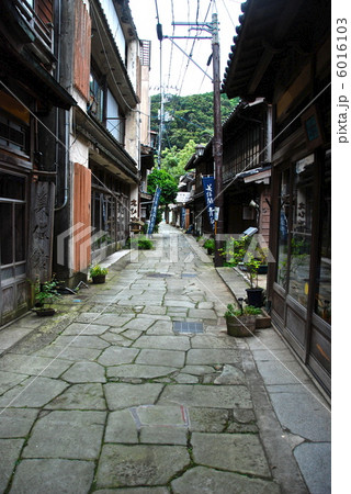 青石畳通り（島根県松江市美保関町美保関） 6016103