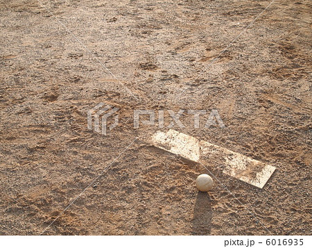 ピッチャーマウンド 6016935