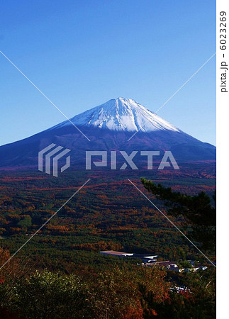 背景素材・日本晴れの空に冠雪富士・縦位置ハガキ対応比 背景素材・日本晴れの空に冠雪富士・縦位置ハガキ対応比 6023269