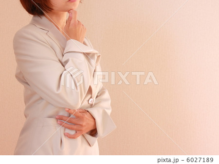 腕を組むOL 腕を組むOL 6027189