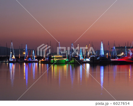 ヨットハーバーのイルミネーション 6027654